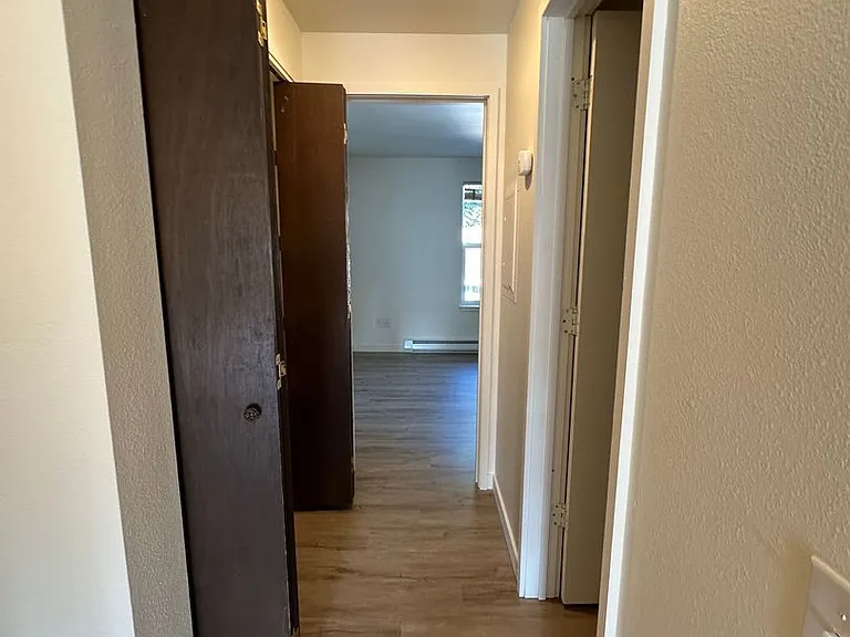 Glacier Park Apartments — Photo 18
