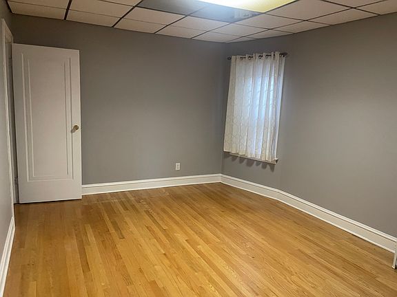 4th image of 1534 E 86th Pl