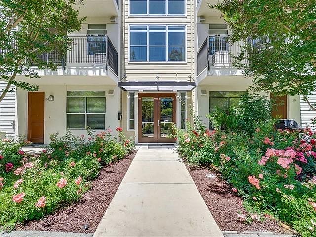 1st image of 1057 Saginaw Ter Unit 201