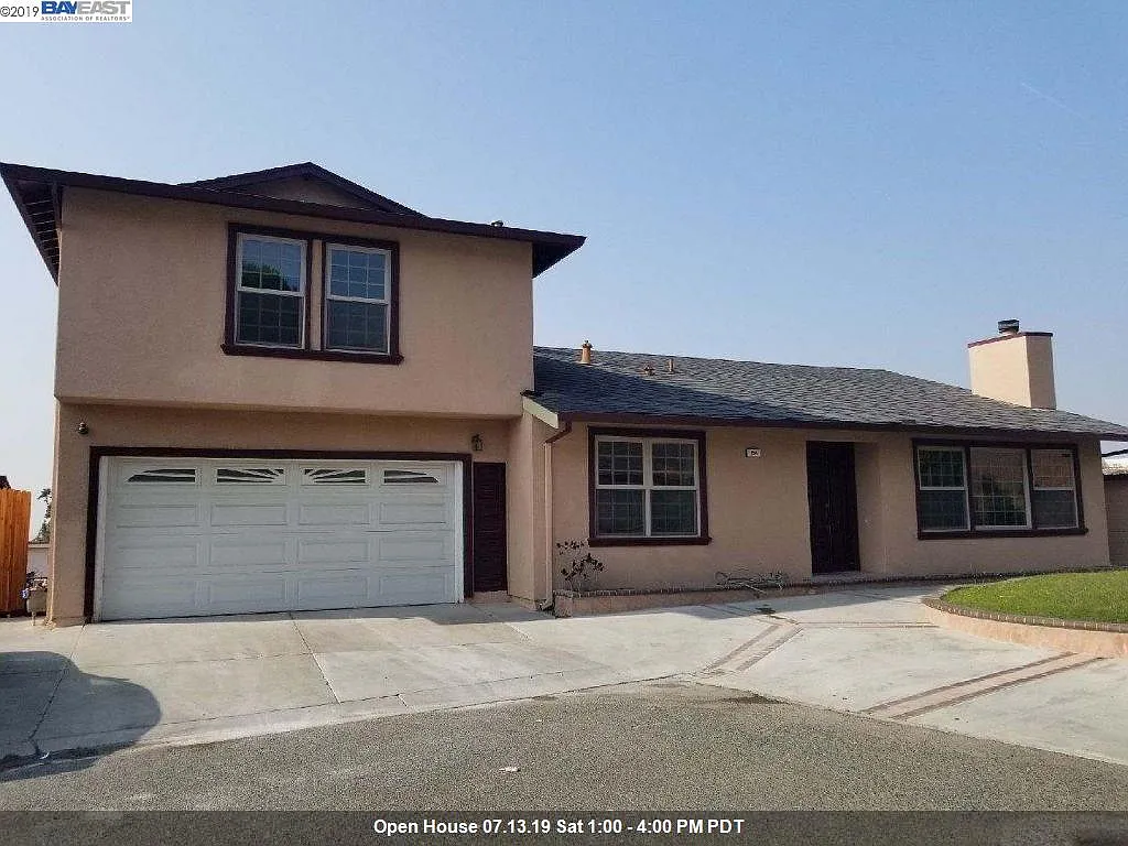 454 Appian Way photo 1