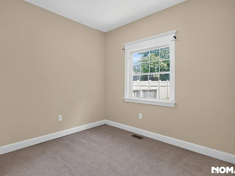 1040 Sharpe Ave — Photo 16