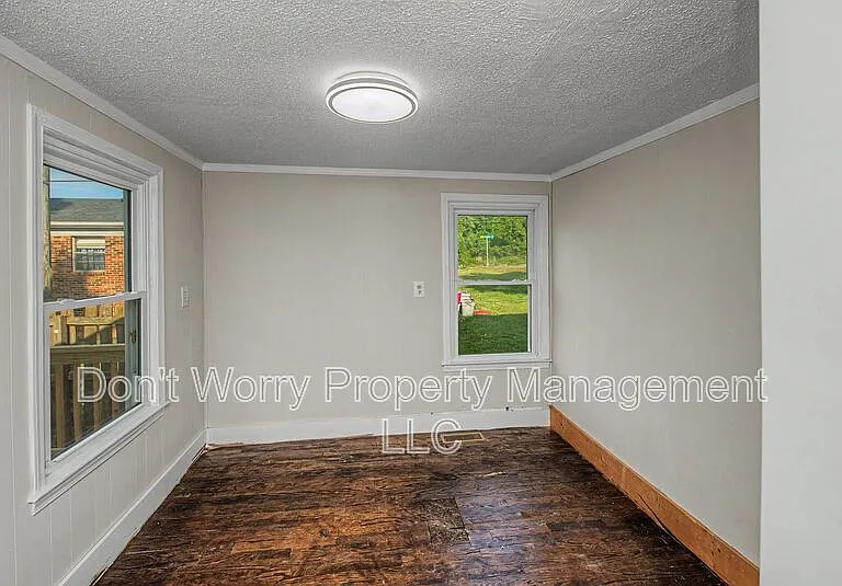 3504 Brevard St — Photo 6