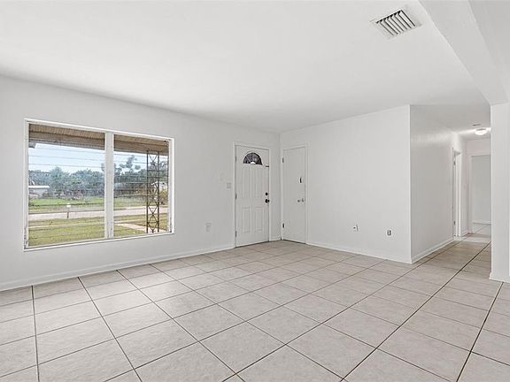 3rd image of 21928 BEVERLY AVENUE