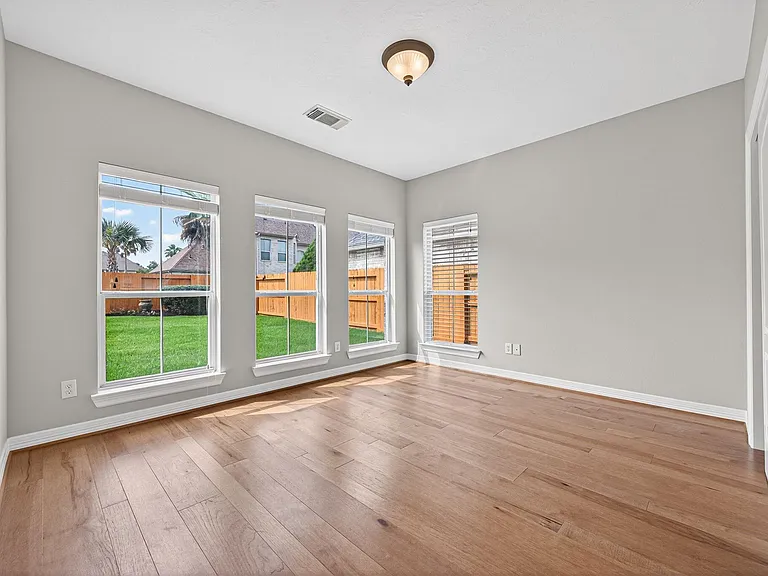 2315 Vinemead Ct — Photo 15