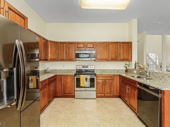 2557 Keystone Lake Dr, Cape Coral, FL 33909