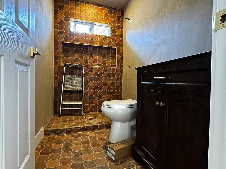 4920 Rockford Dr — Photo 9