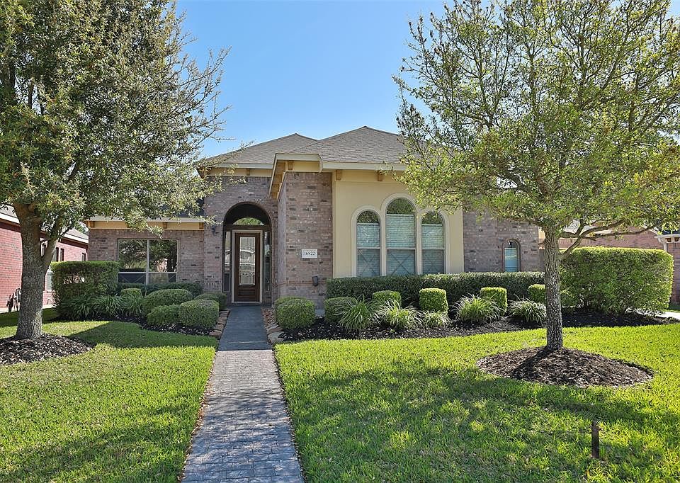 Unique and fabulous 1 story in Champion Woods Estates.