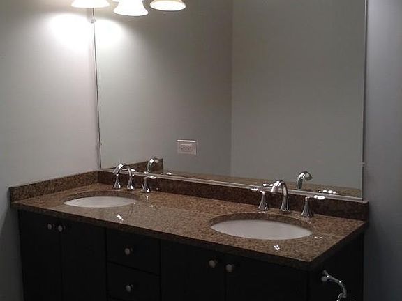 3rd image of 7722 N Ashland Ave APT 2H