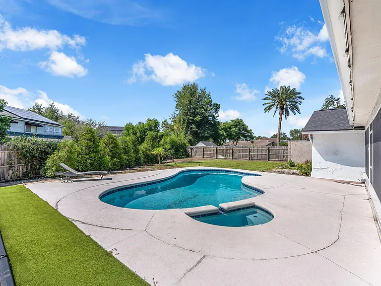 5829 Pitch Pine Dr — Photo 26