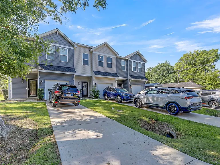1549 Evergreen St — Photo 1
