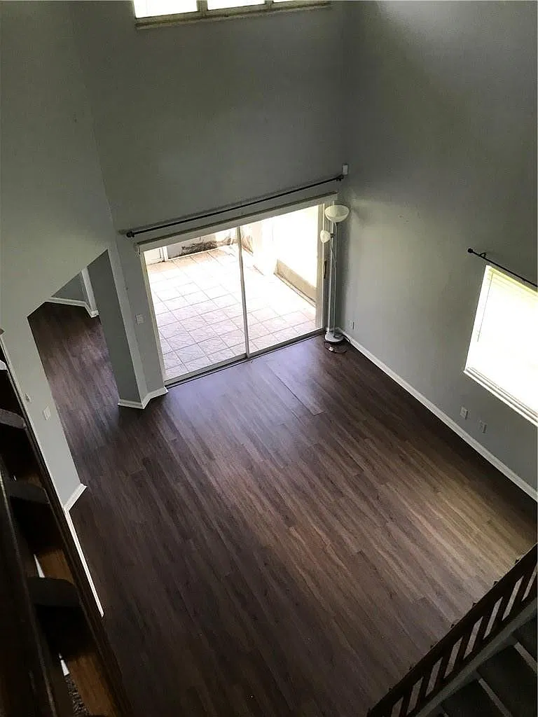 3 bed, 2.5 bath, 1884 sqft, $3,200 — Photo 2