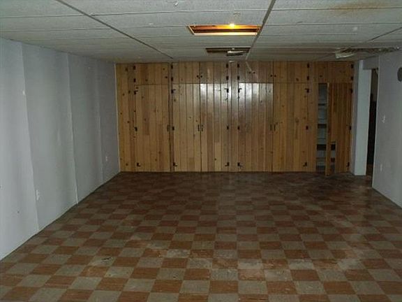 2nd image of 915 Orchard Ave
