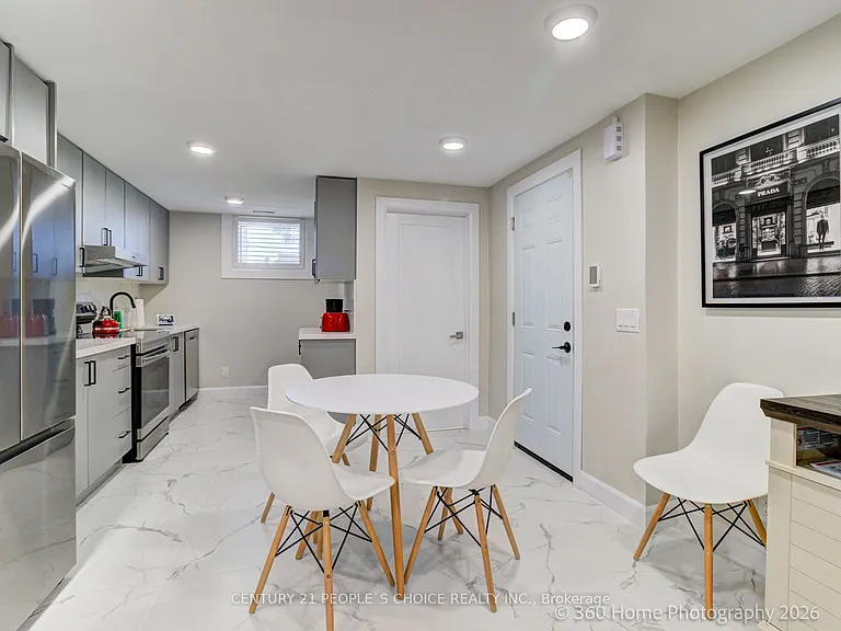 37 Bentworth Ave #LOWER — Photo 9