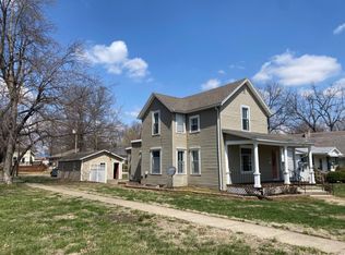 414 Kickapoo St, Hiawatha, KS 66434