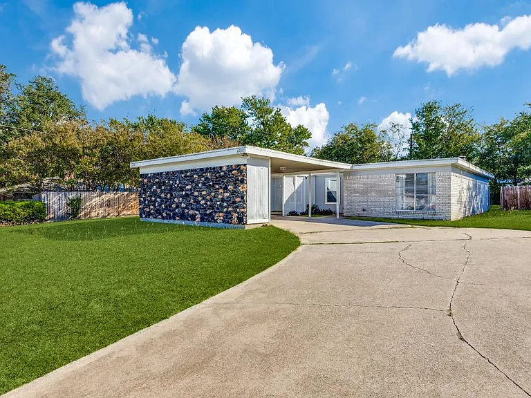 6761 Trail Lake Dr — Photo 11