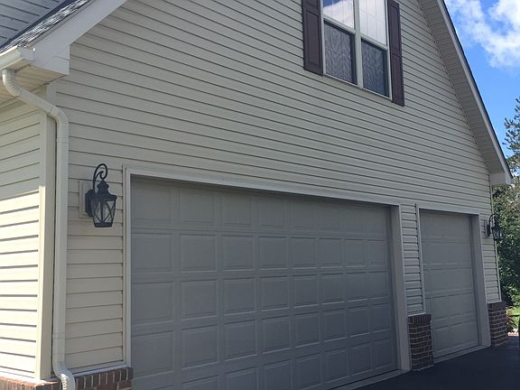 3 car garage w/ side entry