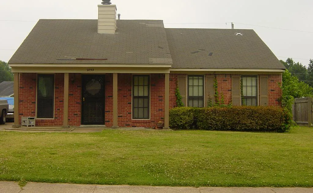 3 bed, 1048 sqft, $1,600 — Photo 1