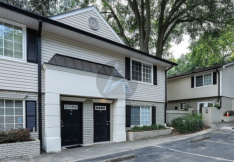 6940 Roswell Rd #13F — Photo 1