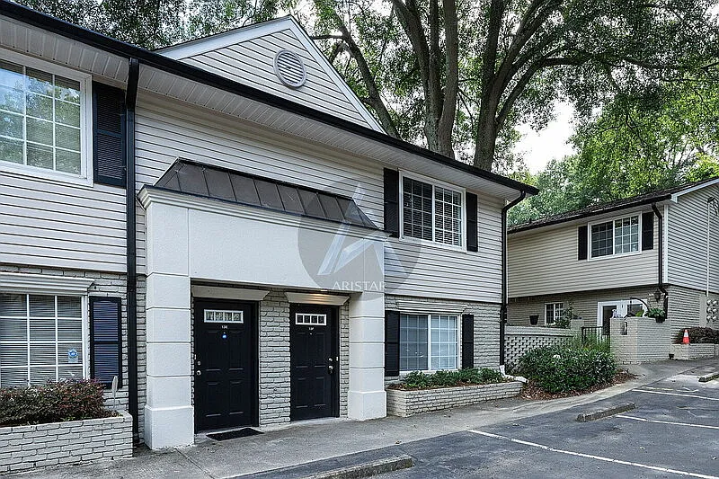 6940 Roswell Rd #13F
