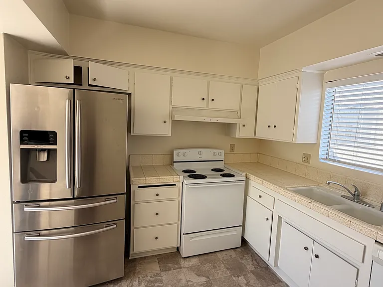 1820 E Del Mar Blvd #208 — Photo 3