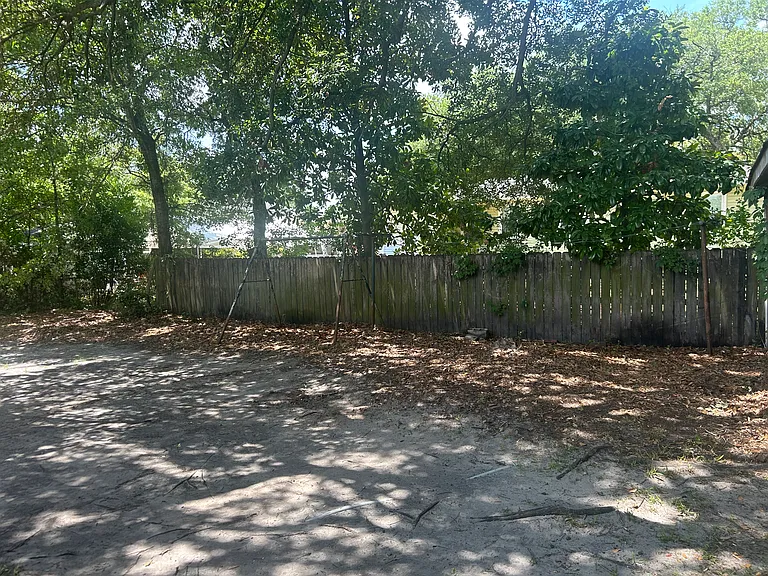 2711 Clarkin Ave — Photo 13