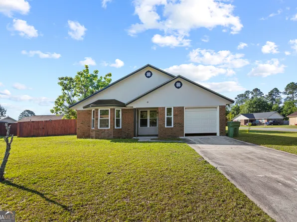 816 Waterfield Dr, Hinesville, GA 31313