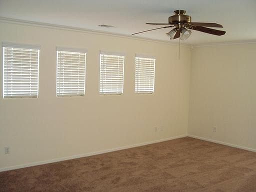 5th image of 3917 E Oak Ave