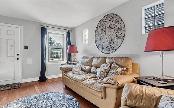 3rd image of 9853 Vasel Dr