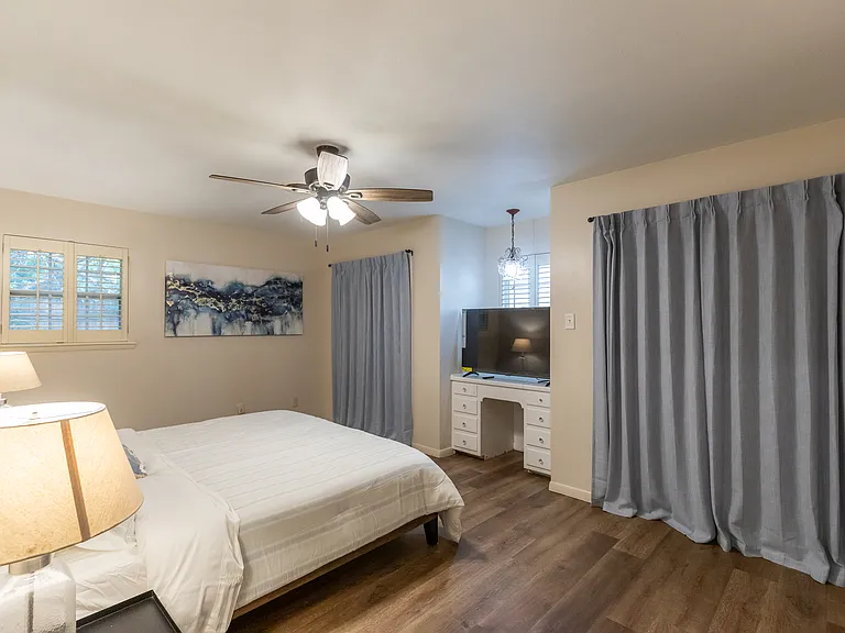 2132 Sylvan Dr — Photo 17