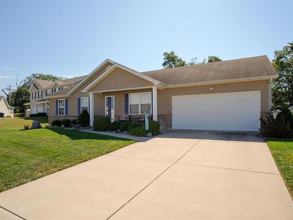 1st image of 451 Glen Forest Dr