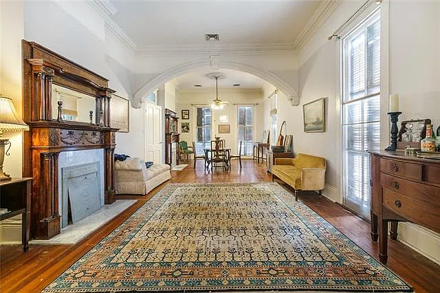 3 bed, 1.5 bath, 1900 sqft, $3,000 — Photo 2
