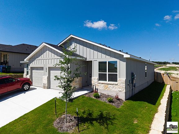3rd image of 640 Pacific Crest Trl #B
