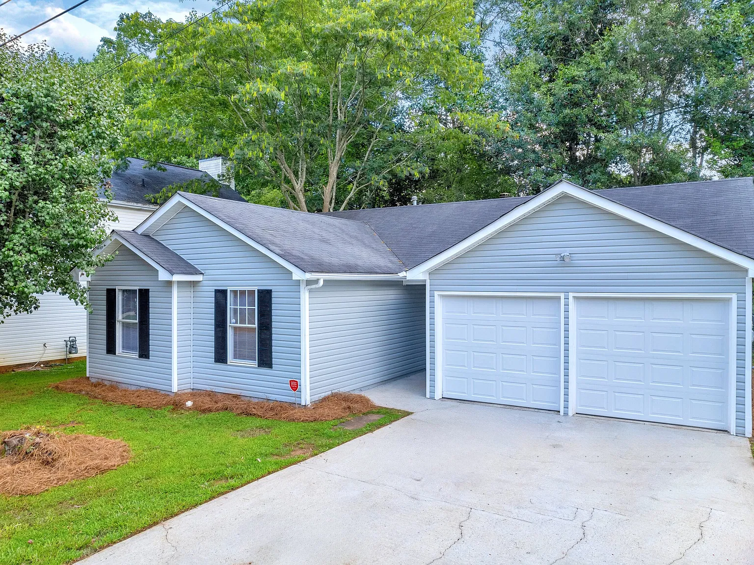 3 bed, 2.0 bath, 1192 sqft, $1,699 — Photo 1