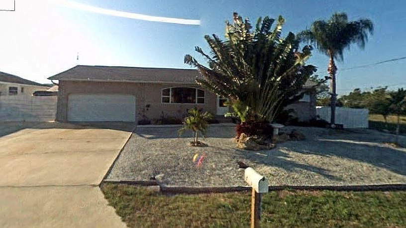 1st image of 725 Sturgeon Pl