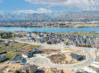 236 NW Chinook Way, East Wenatchee, WA