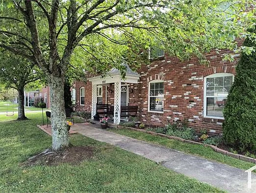 2 bed, 750 sqft, $1,300 — Photo 1