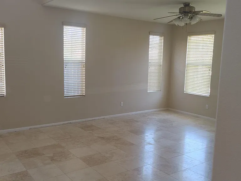 382 Edgewater Dr — Photo 9