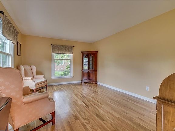 5th image of 9183 Blakewood Dr
