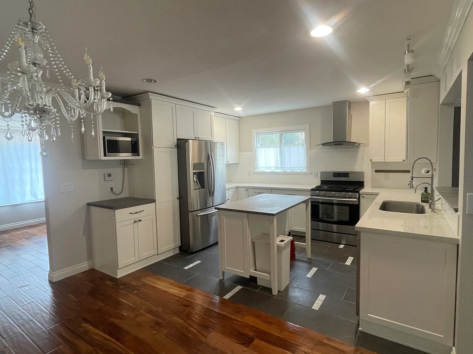 4 bed, 1864 sqft, $4,950 — Photo 3