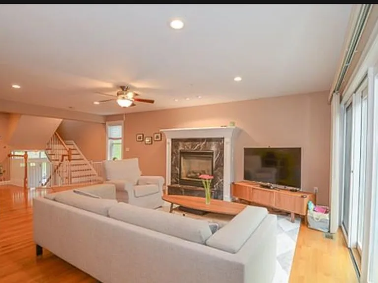 32 Richardson Rd — Photo 3