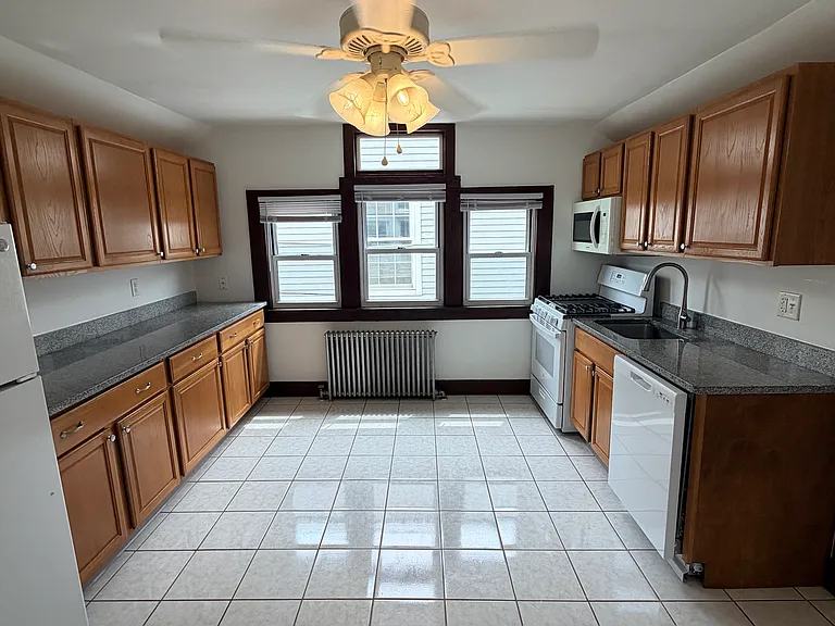 120 Bishop St #F — Photo 3