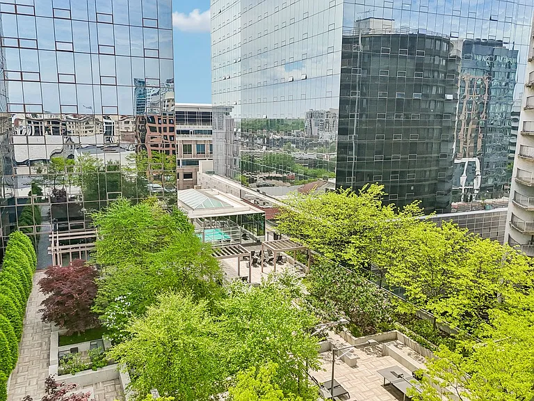 Atlantic Station — Photo 49