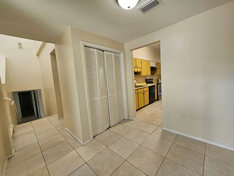 2818 SW 2nd Ave — Photo 21