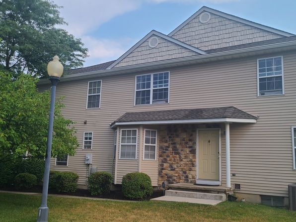 305 Cobblestone Ct