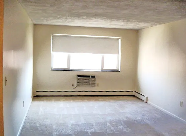 183.5 Lexington St #24 — Photo 6