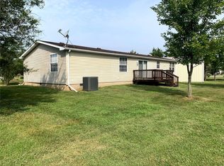 5828 Arctic Fox Dr, Carterville, IL 62918