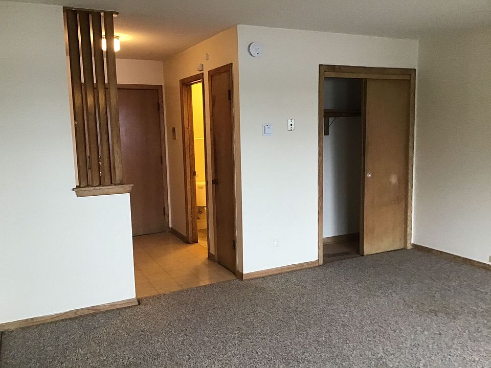 2nd image of 853 N 23rd St APT 6