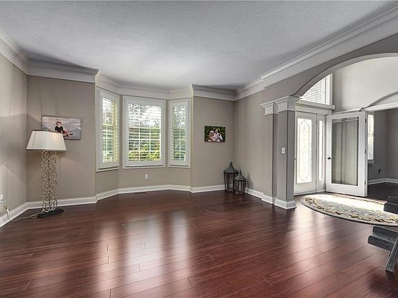 3rd image of 1481 Barclay Blvd