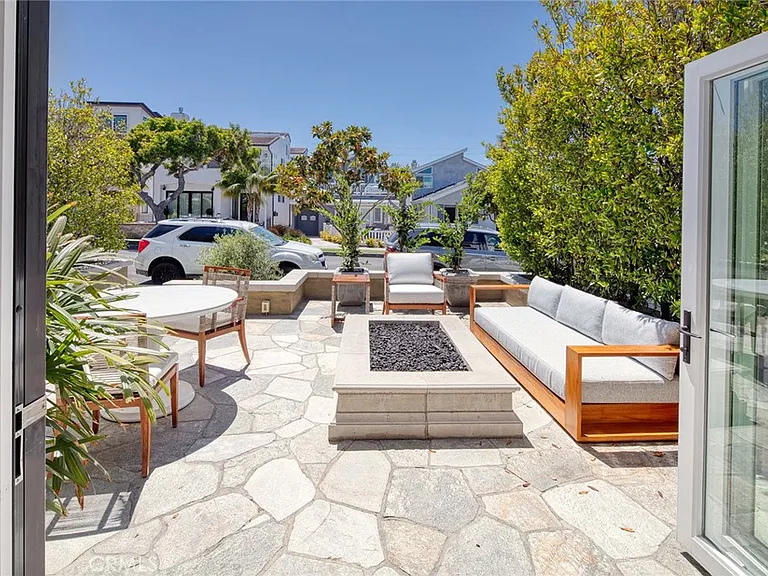 705 Larkspur Ave — Photo 12