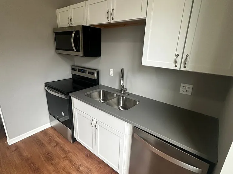 1029 S 15th St — Photo 6